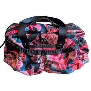Lululemon Yoga On The Fly in "Secret Garden" print